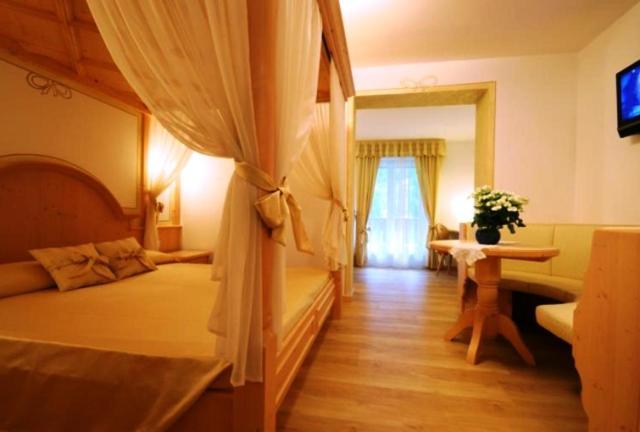 Hotel Bellaria Predazzo Esterno foto