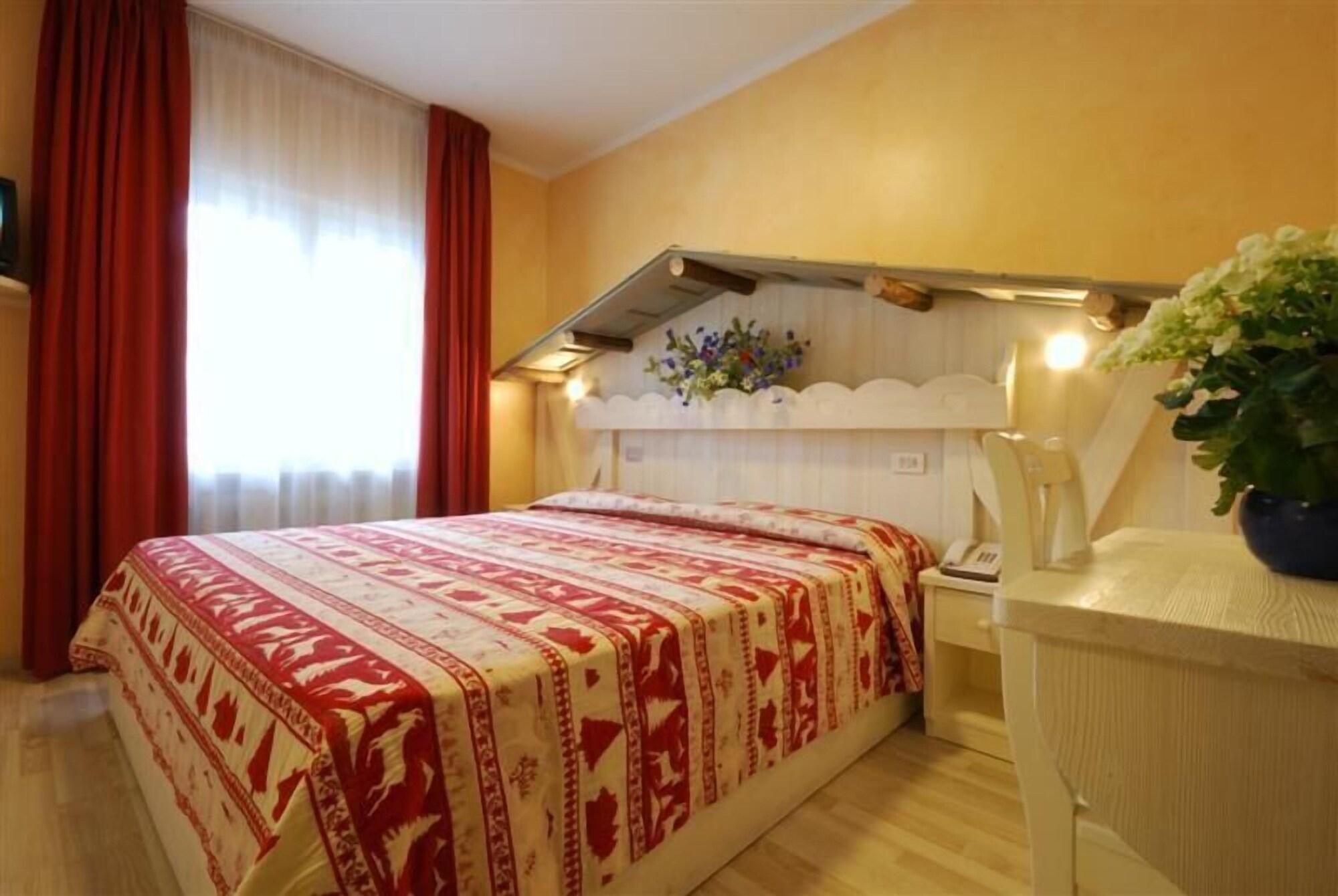 Hotel Bellaria Predazzo Esterno foto