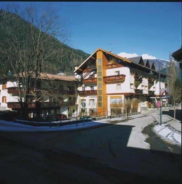 Hotel Bellaria Predazzo Esterno foto